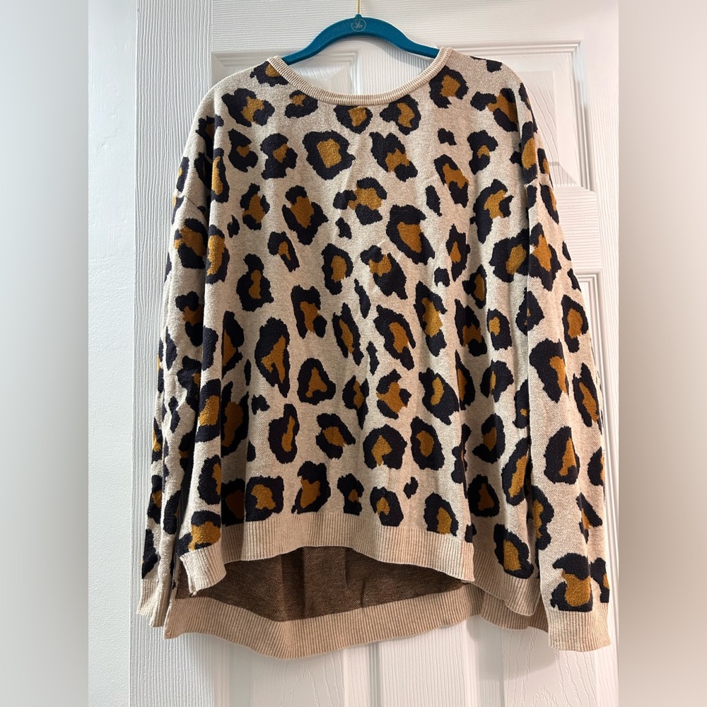 H&M Oversized Leopard Print Crewneck Sweater - Picture 2 of 3